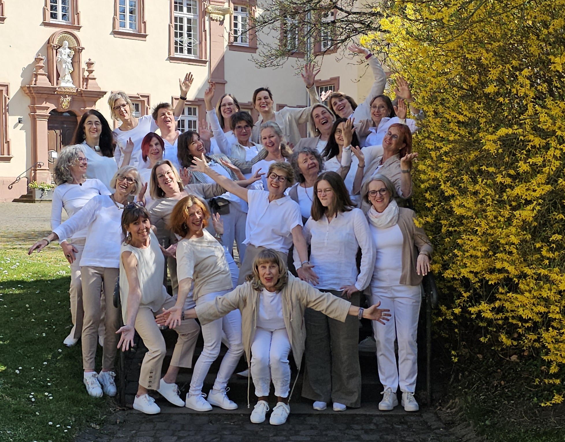 Barberellas im Kloster – Barbershop, Sonne & gute Vibes
